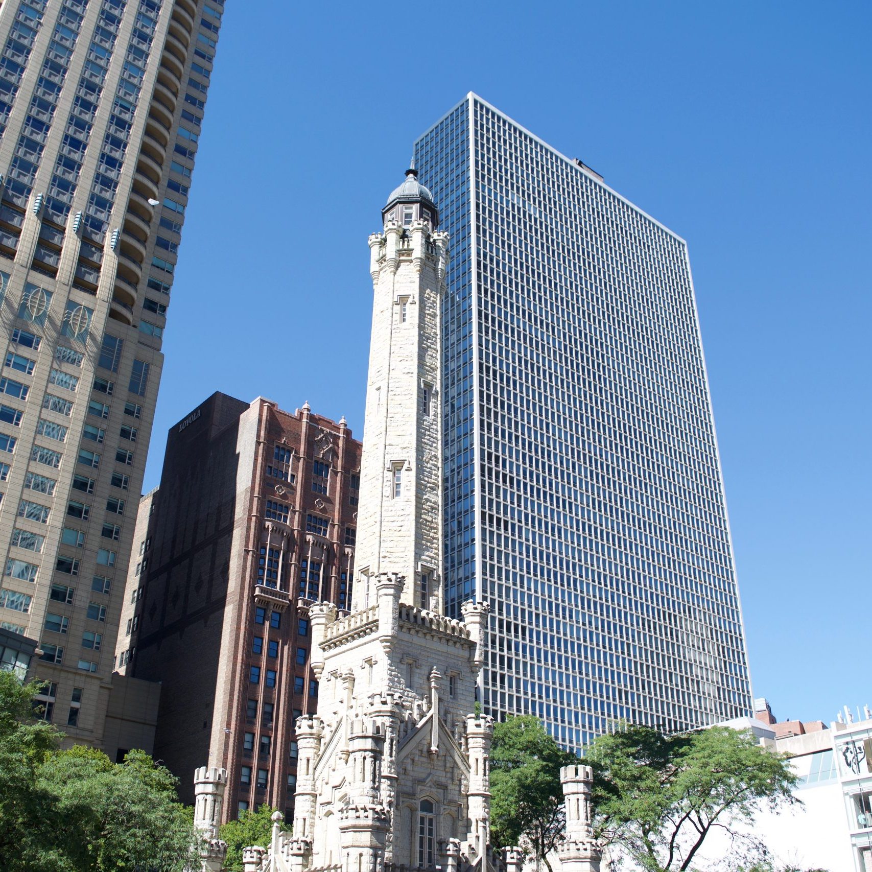 111 E Chestnut Chicago, IL 60611